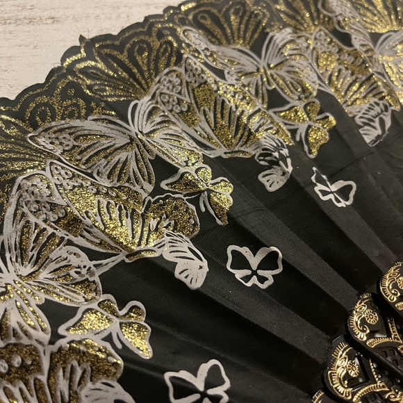 🍄 3/$20 12 pack party favor fans - Picture 3 of 7